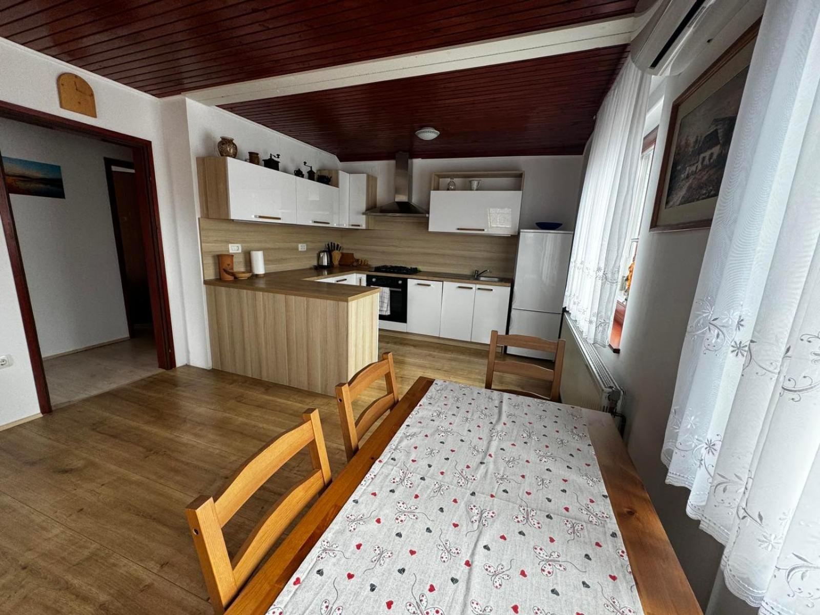 Rooms Apartma Cerknica Eksteriør bilde